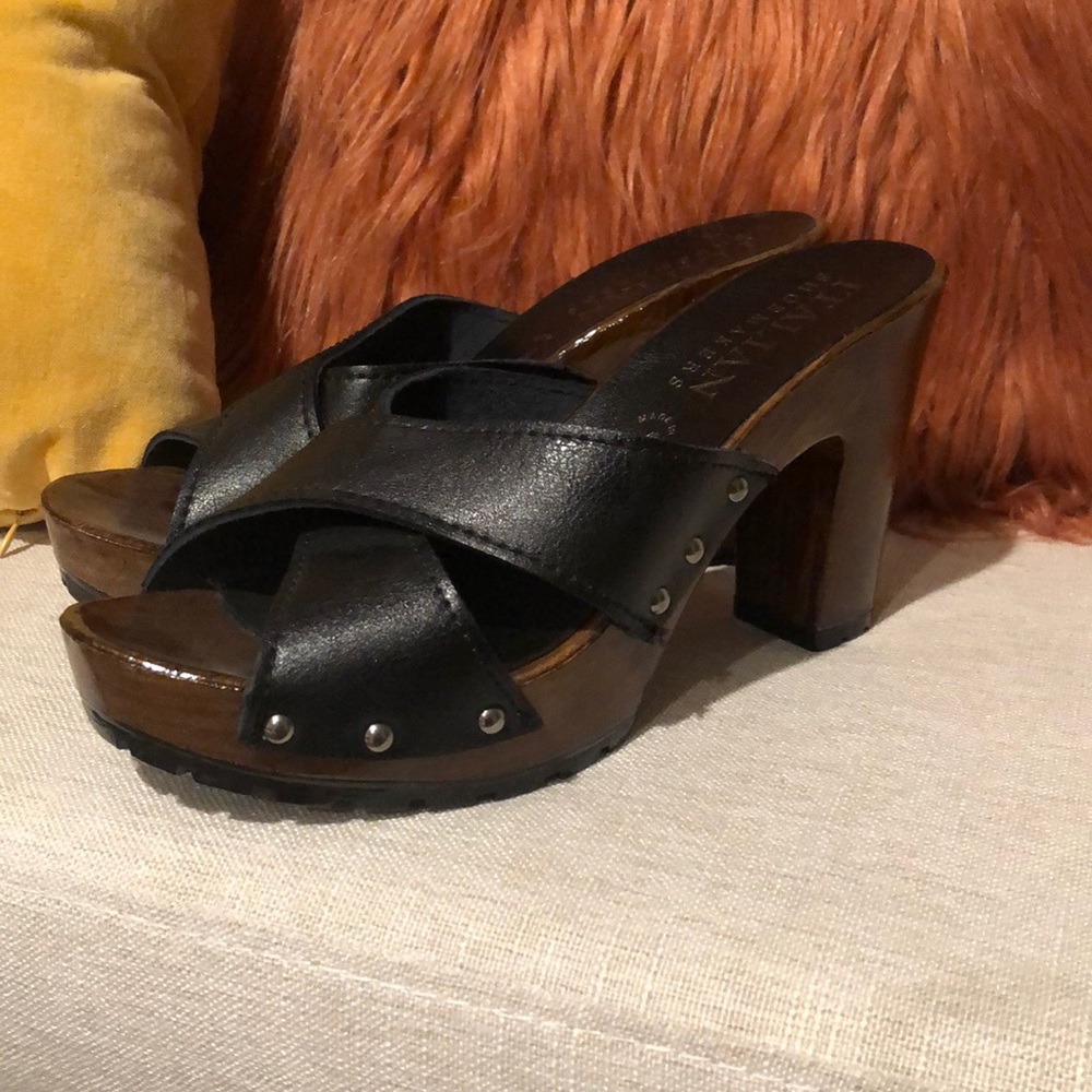 Black platforms by Italian Shormakers